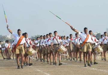 govt staffs can join rss says chhattigarh government