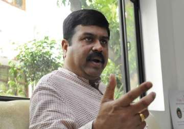 dharmendra pradhan asks rahul gandhi to first make robert vadra wear kurta pajama