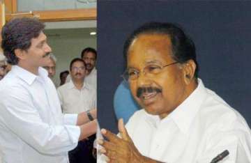 jagan issue domestic affair of cong says moily