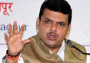 co passengers come out in support of maharashtra cm fadnavis