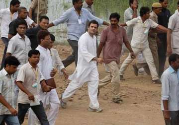 rahul gandhi arrives in telangana for padayatra