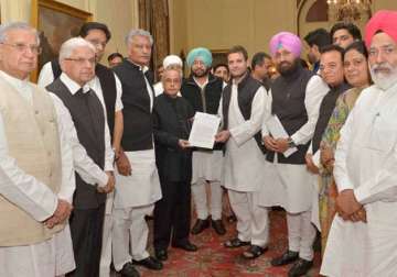 rahul gandhi meets president seeks judicial probe into police firing in punjab