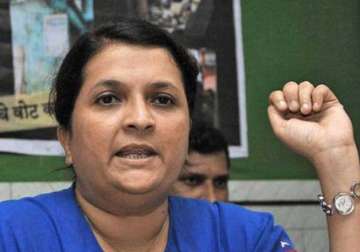 anjali damania to withdraw her resignation after emotional outburst