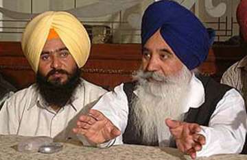 punjab police officer misbehaves with rebel akali mla s wife