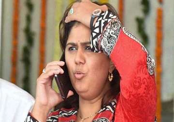 received threat calls after complaining against pankaja munde congress leader sachin sawant