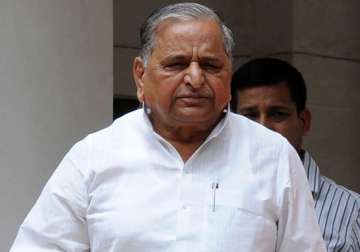 court orders filing of fir against mulayam for allegedly threatening ips