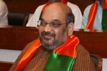 don t get involved in groupism amit shah tells delhi bjp leaders