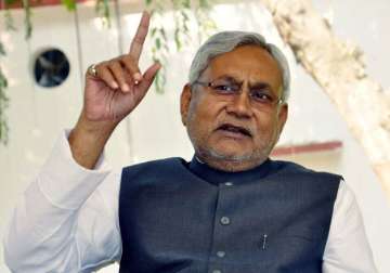 snake tweet aimed at bjp not lalu clarifies nitish kumar