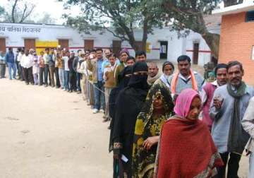 maharashtra polls a pre poll survey gives bjp allies 154 seats