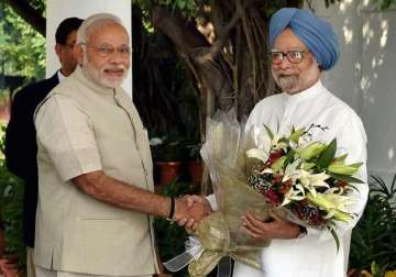 narendra modi vs manmohan singh 1 year spot the differences