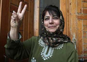 mehbooba mufti to meet j k guv today bjp pdp alliance likely