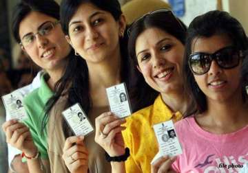 51 per cent polling in delhi polls till 4 pm