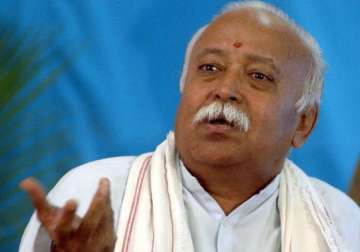 up governor hosts rss chief mohan bhagwat for dinner