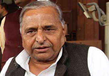 serve people instead of making money mulayam to sp leaders