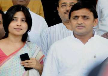 up cm wife get stuck in assembly lift 2 suspended