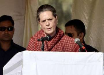 youth congress to play active role in party s revival sonia