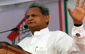 gehlot hits out at raje govt over oil refinery jaipur metro