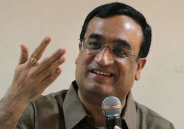 congress ready to play any role to respect people s will ajay maken