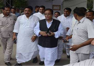 uttar pradesh minister azam khan carrying live bullets questioned at delhi airport