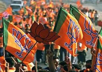 independents await word from bjp