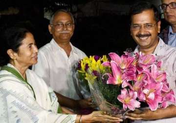 arvind kejriwal mamata banerjee meet in delhi ahead of bihar polls