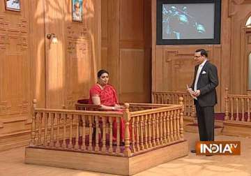 if meeting rss people is a crime i am ready to be hanged says smriti irani in aap ki adalat