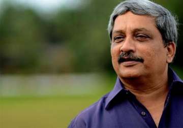 manohar parrikar to review security situation in srinagar today