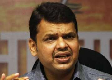 fadnavis asks maharashtra mps to pursue state issues with centre