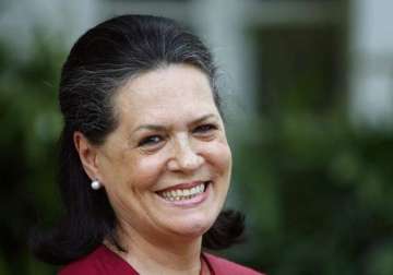 sonia gandhi hosts dinner for party mps