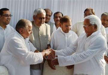 bihar polls samajwadi party begins indefinite fast against neglect in seat distribution