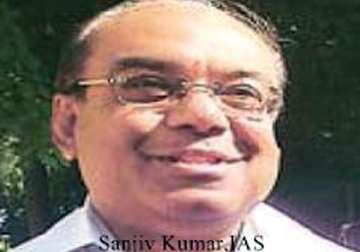 jbt scam delhi hc seeks cbi response on sanjiv kumar s plea