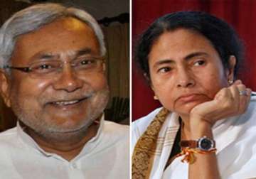 jd u to snap ties with bjp mamata calls nitish naveen