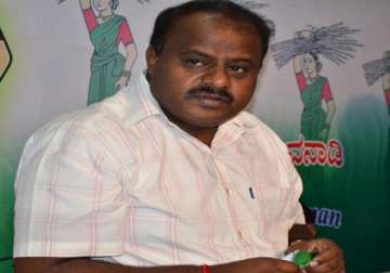 jds flays bjp and congress for knocking doors of corrupt leaders