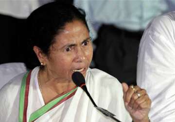 jsw will lose land if project doesn t materialize mamata banerjee