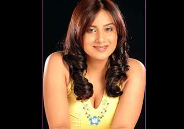 kannada actress pooja gandhi joins yeddyurappa s party