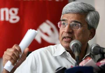 karat rules out change in cpi m leadership