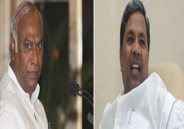congress legislators meet to choose new karnataka cm