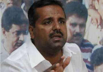 karnataka minister gives car for accident victims takes auto