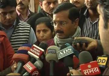 kejriwal comes out in open to defend his law minister