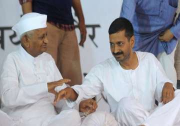 kejriwal offered rs 2 cr cheque to hazare from unspent iac funds anna refused report