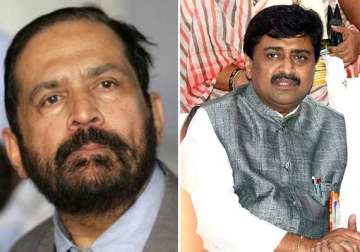 know first list of congress candidates from maharashtra kalmadi chavan denied tickets