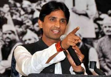 know why kerala leaders are upset with kumar vishwas for remark on malayalee nurses