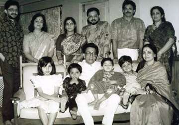 know bal thackeray and his family