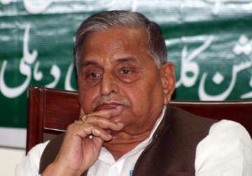 b day spl know mulayam singh s compulsions behind supporting upa govt