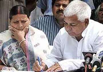 lalu cries conspiracy rabri files complaint for life threat