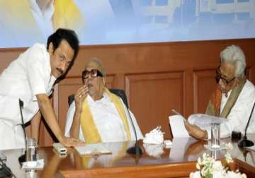 karunanidhi warns of pulling out of government over sri lanka