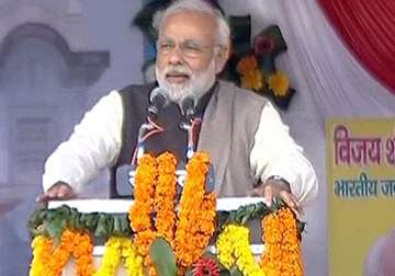 live sonia drinks bisleri as up children drink impure water says modi at lakhimpur kheri rally