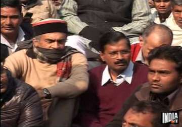live kejriwal leads silent protest at jantar mantar against delhi gangrape