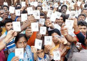 maharashtra votes for 10 lok sabha seats