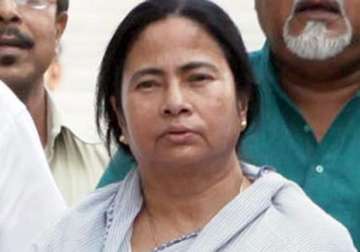 mamata returns to writers building after sfi protest